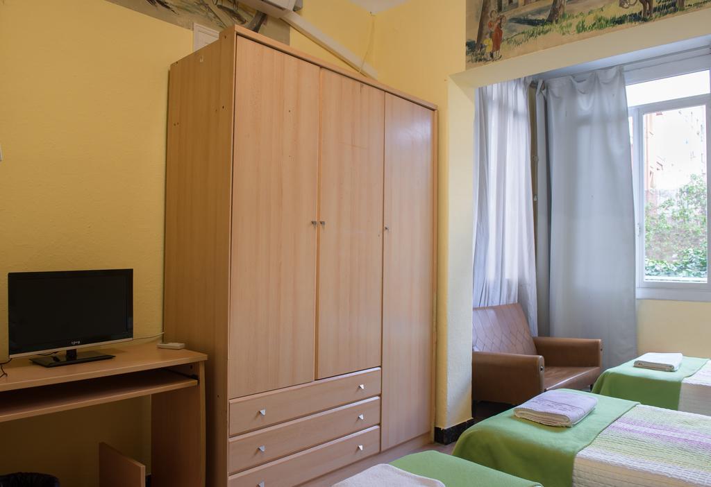 Hostel Turistic Castell Barcellona Esterno foto