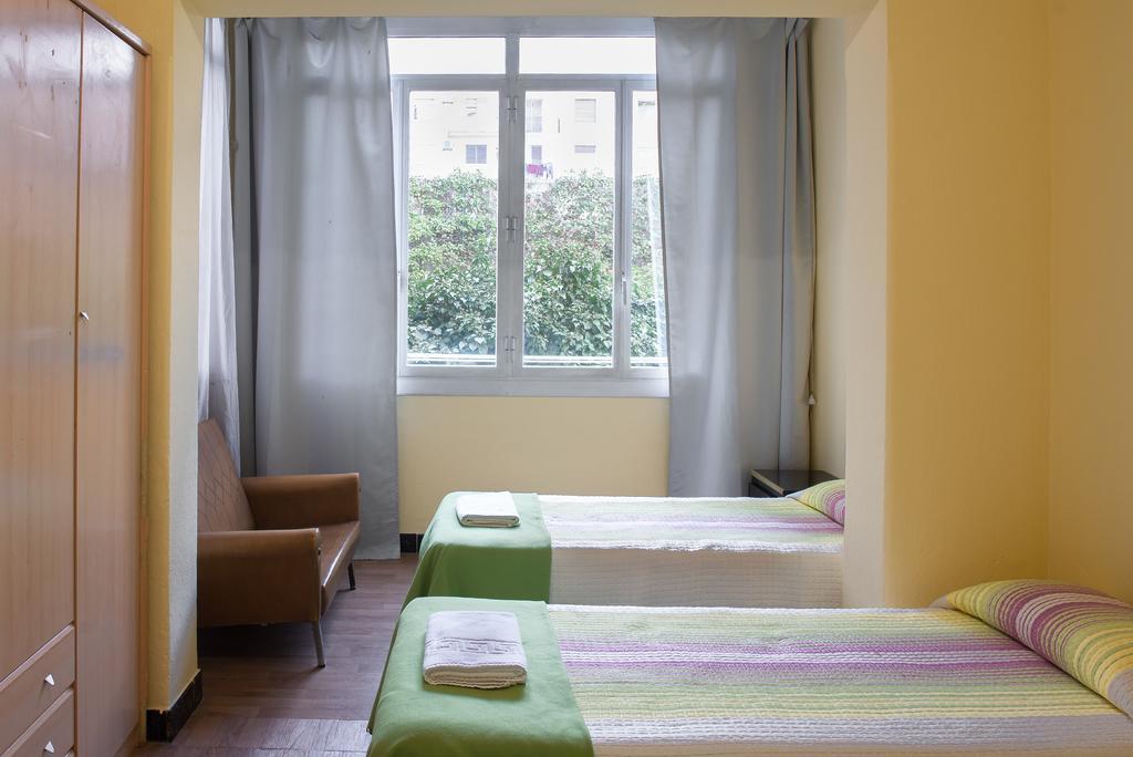 Hostel Turistic Castell Barcellona Esterno foto