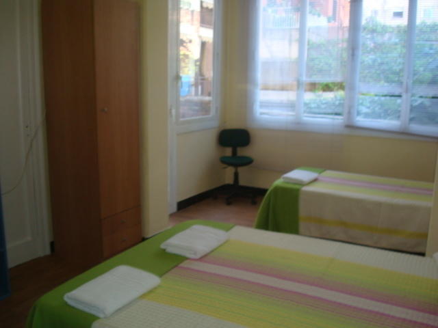 Hostel Turistic Castell Barcellona Esterno foto