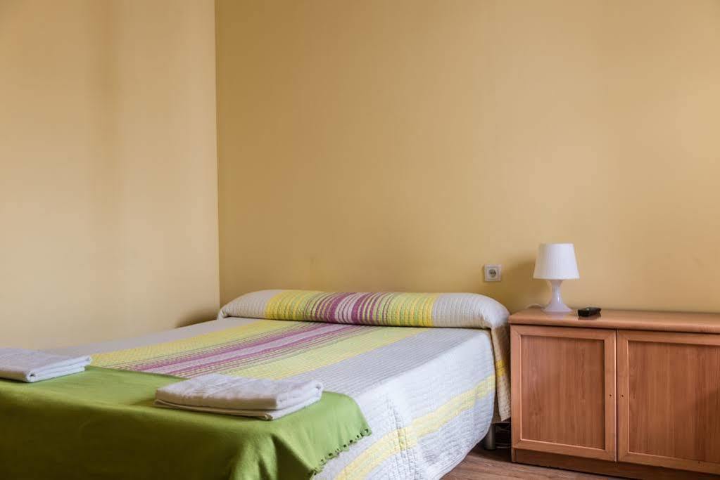 Hostel Turistic Castell Barcellona Esterno foto